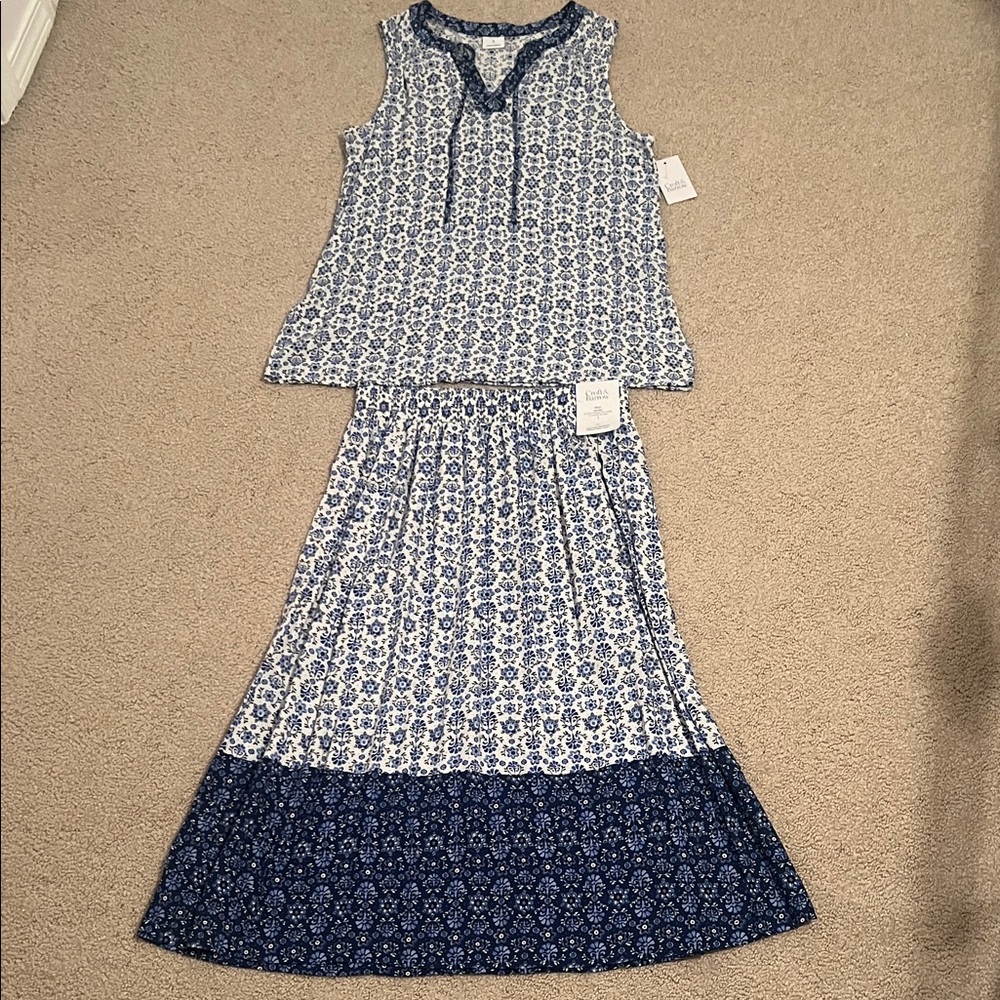 Croft & Barrow Blue and White Floral Top